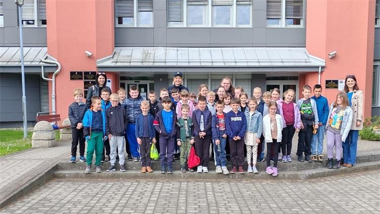 MALIŠANI U AKCIJI: Pogledajte kako su čakovečki osnovnoškolci ‘zauzeli’ policijsku upravu!