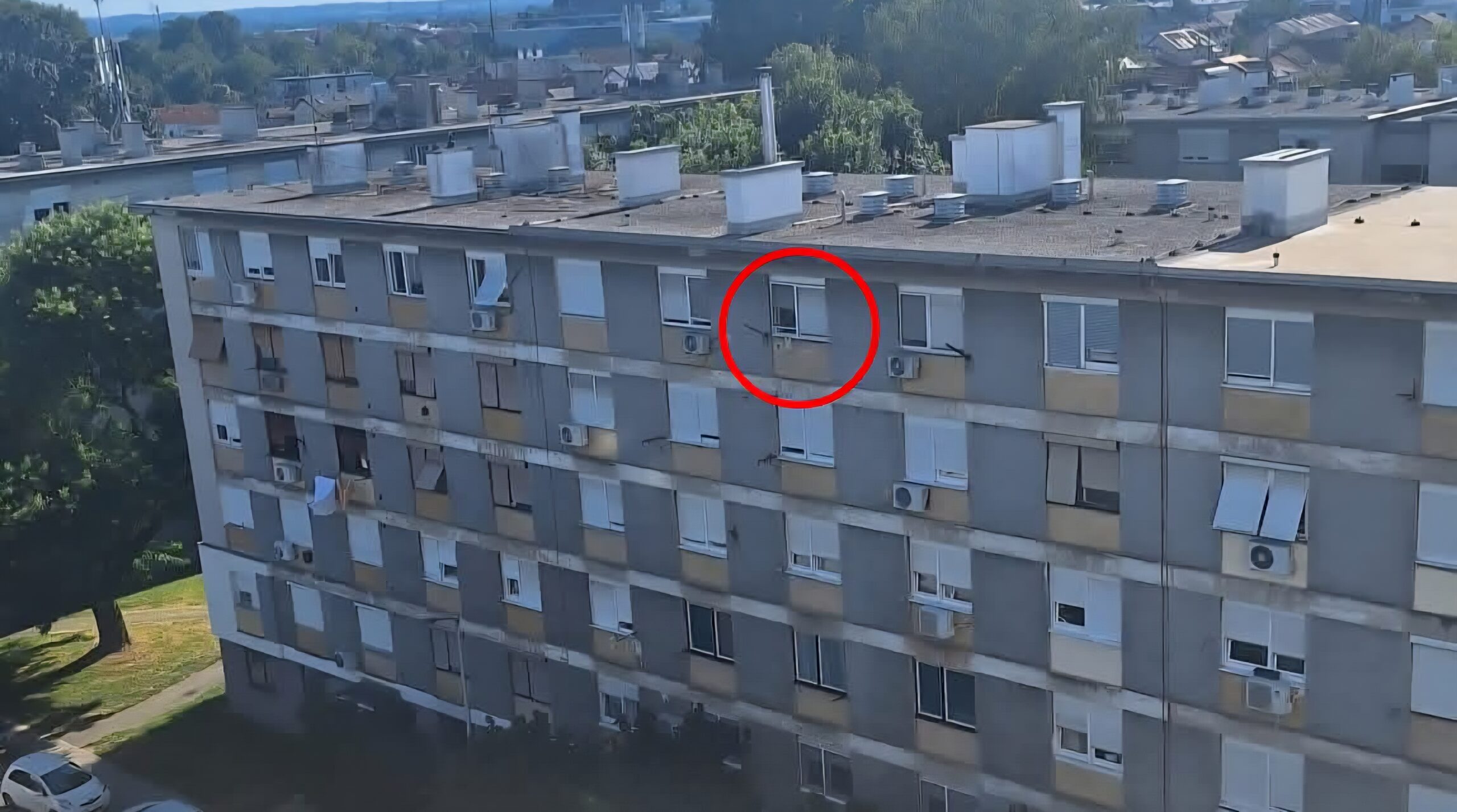 Susjedski rat usred toplinskog vala: Zbog popravka klime za bebu stigla prijava komunalcima, ogorčeni otac objavio poruku